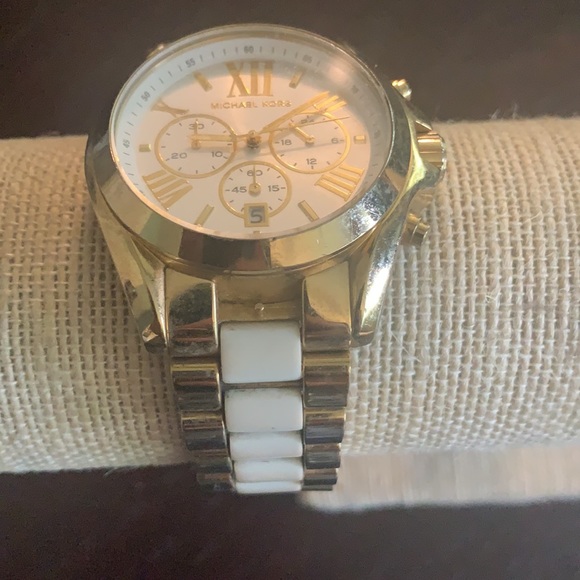Michael Kors Gold & white watch - Picture 2 of 7